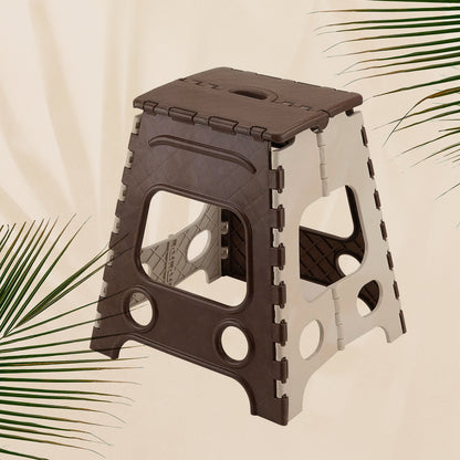 Wukusy 18-inch folding stool with non-slip surface, supports up to 95kg, ideal for kitchen, garden, bathroom, or bedroom use.