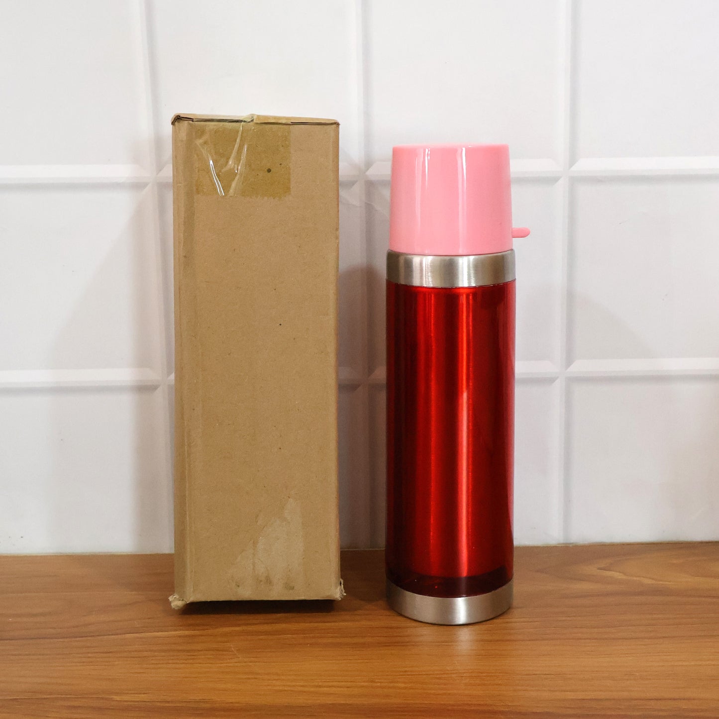 Wukusy B-grade stainless steel vacuum insulated flask bottle, 500ml, with a sleek design and secure lid for hot or cold beverages.