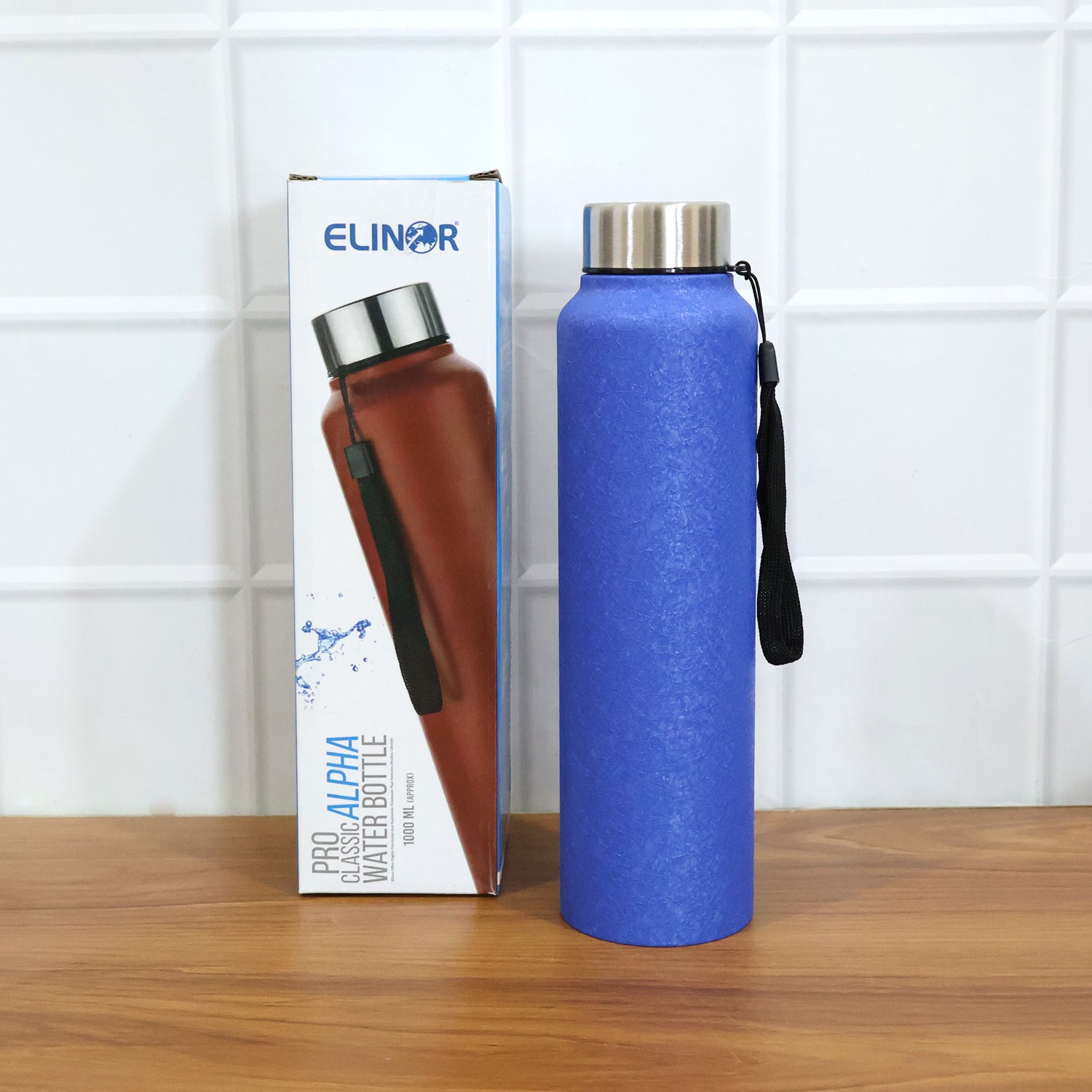 Wukusy stainless steel water bottle in blue, 1000ml capacity with a sleek, durable design for hydration on the go.