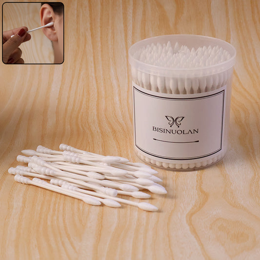 Wukusy cotton ear buds set with 200 biodegradable paper-stem cotton swabs for personal hygiene and cleaning.