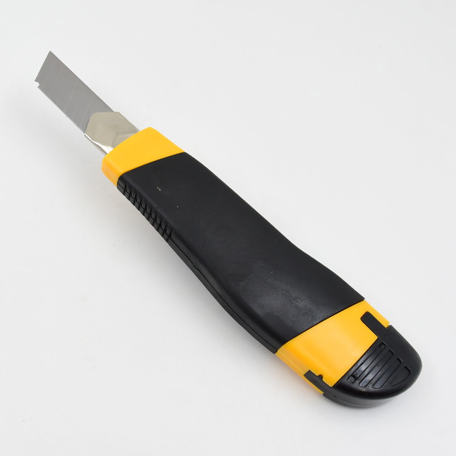 Wukusy cutter knife set with four replacement blades, featuring a sturdy handle and versatile cutting tool for craft and DIY projects.