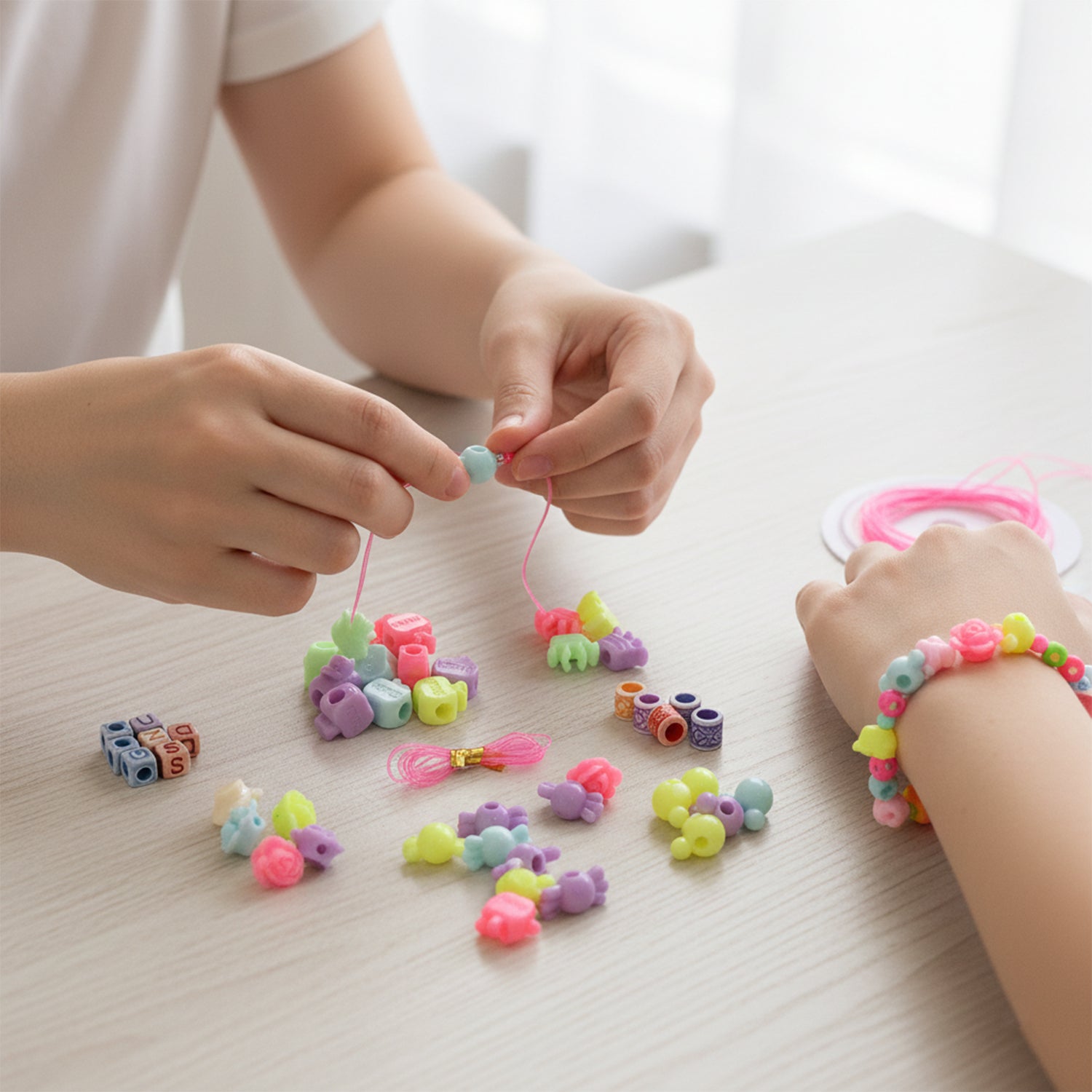 Wukusy DIY kids beading jewelry making craft kit with colorful beads and accessories for creative jewelry creation.