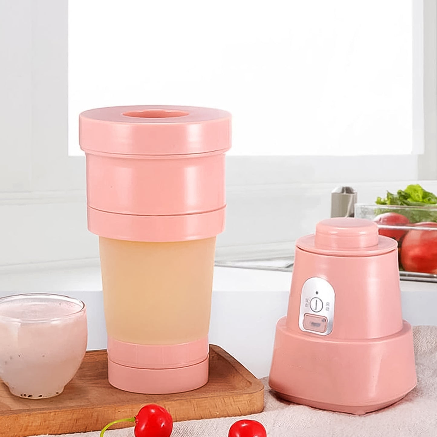 Wukusy foldable electric juicer portable blender with stainless steel 6 blades, 500ml capacity, compact and convenient for on-the-go use.