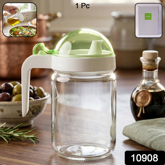 Wukusy glass oil bottle with lid, 580ml capacity, ideal for storing and pouring cooking oils in a kitchen.