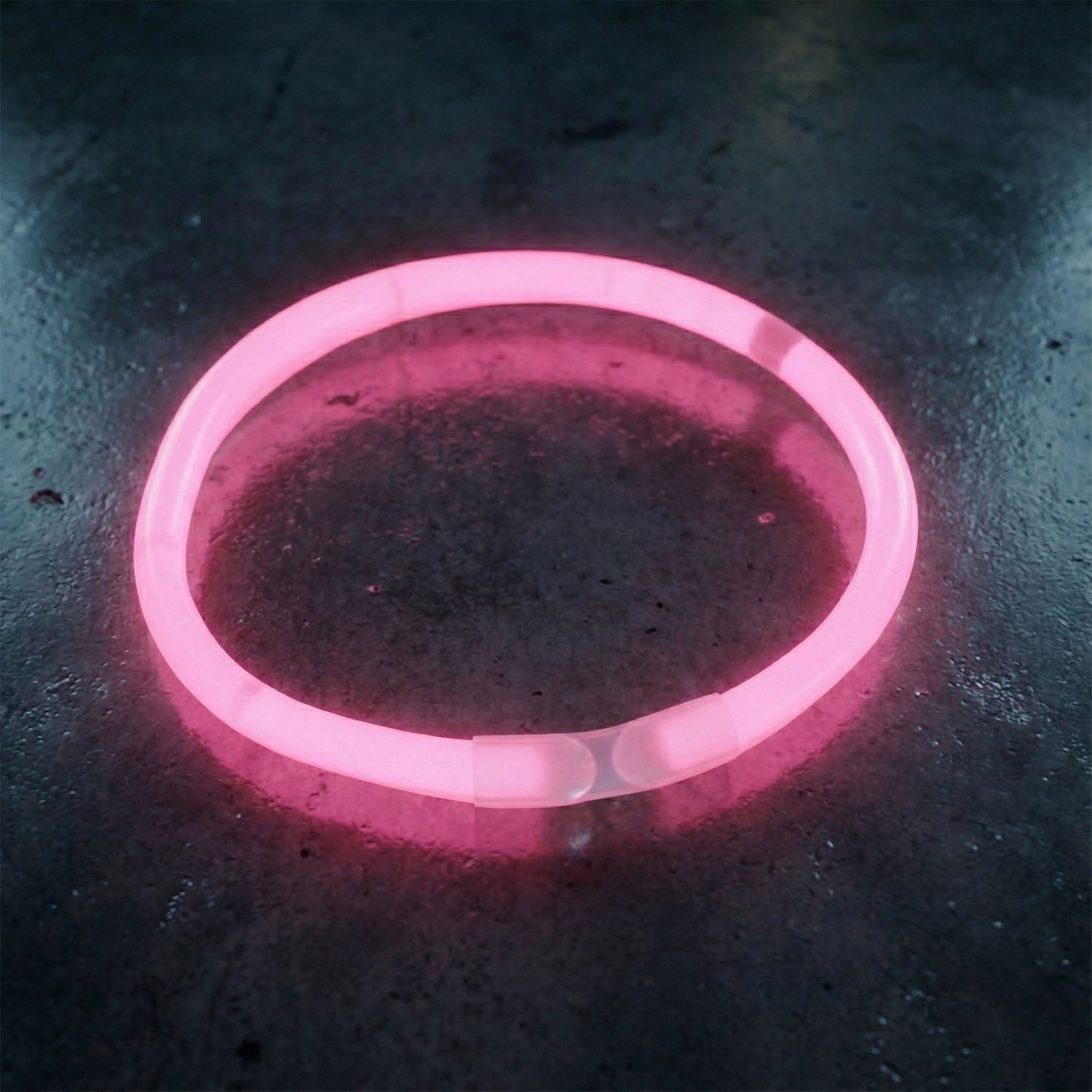 Wukusy glow-in-the-dark light bracelet, flexible silicone band that glows in the dark, perfect for parties and nighttime events.