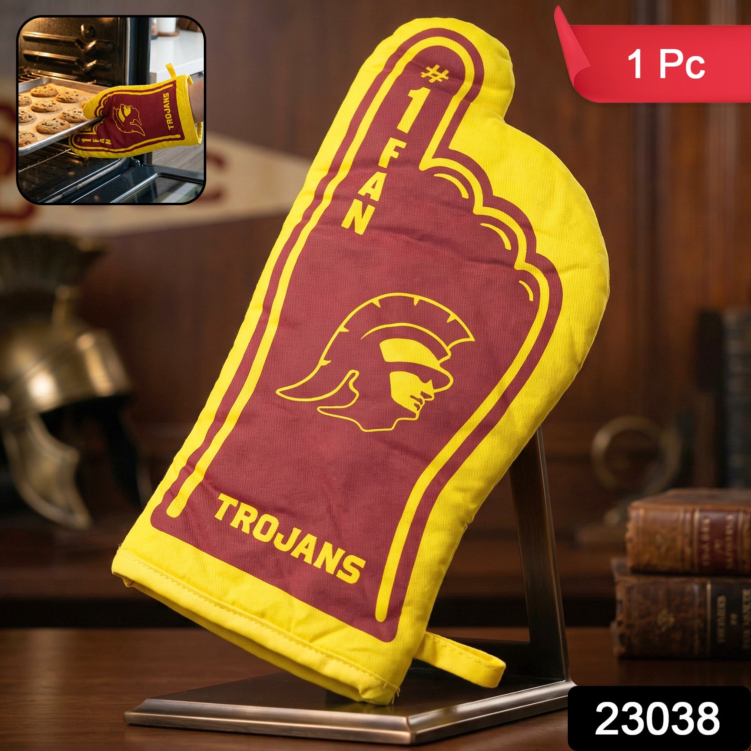 Wukusy heat-resistant oven mitt glove for right hand, designed to protect hands from hot cookware and oven heat.