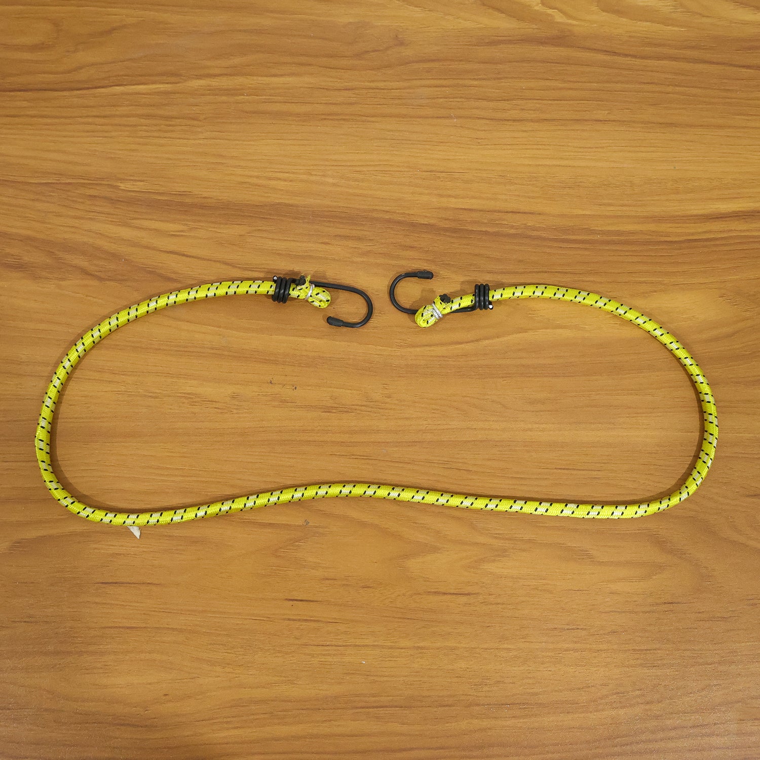 Wukusy heavy-duty luggage rope elastic bungee cord with hooks, 90 cm, for securing luggage during travel.