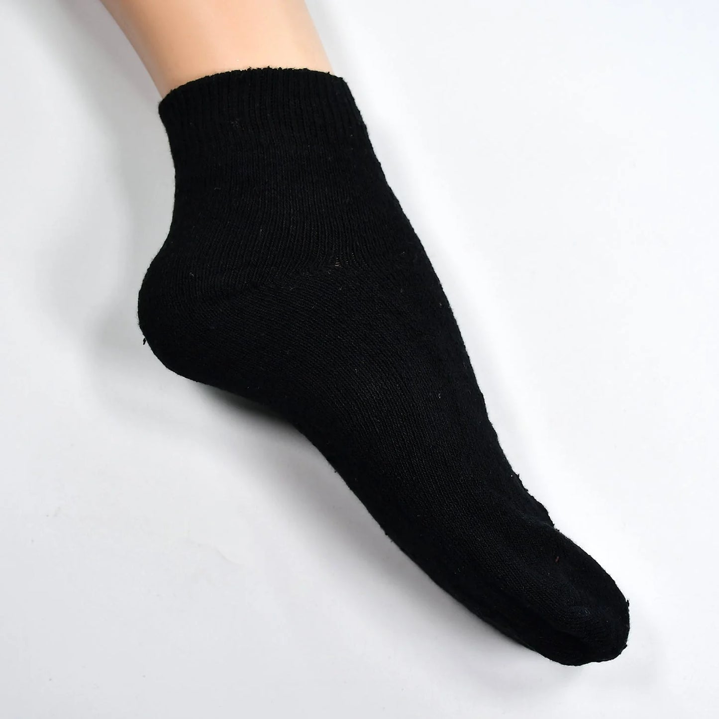 Wukusy men's premium socks, one pair, featuring comfortable and stylish design, perfect for everyday wear.