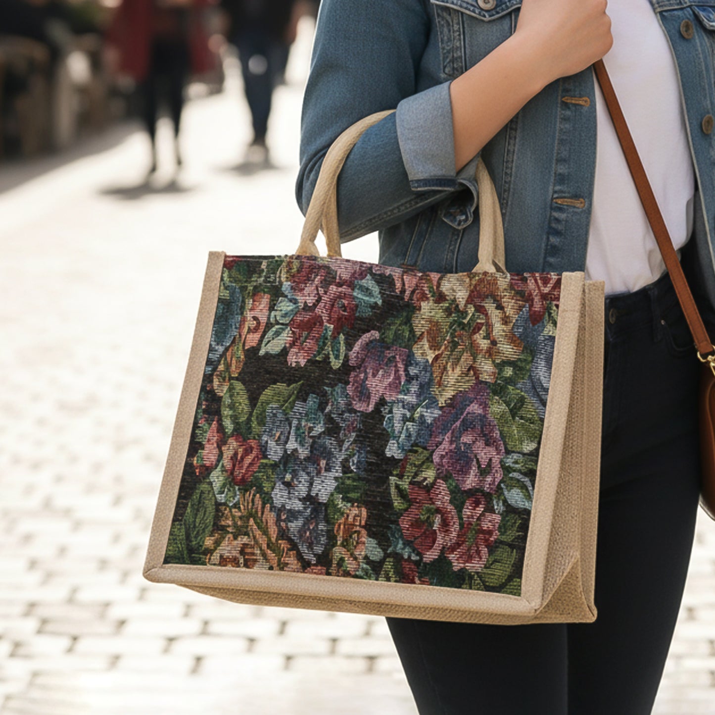 Wukusy floral print carry hand bag with handles, measuring 29x33 cm, suitable for multipurpose use, vibrant floral design.