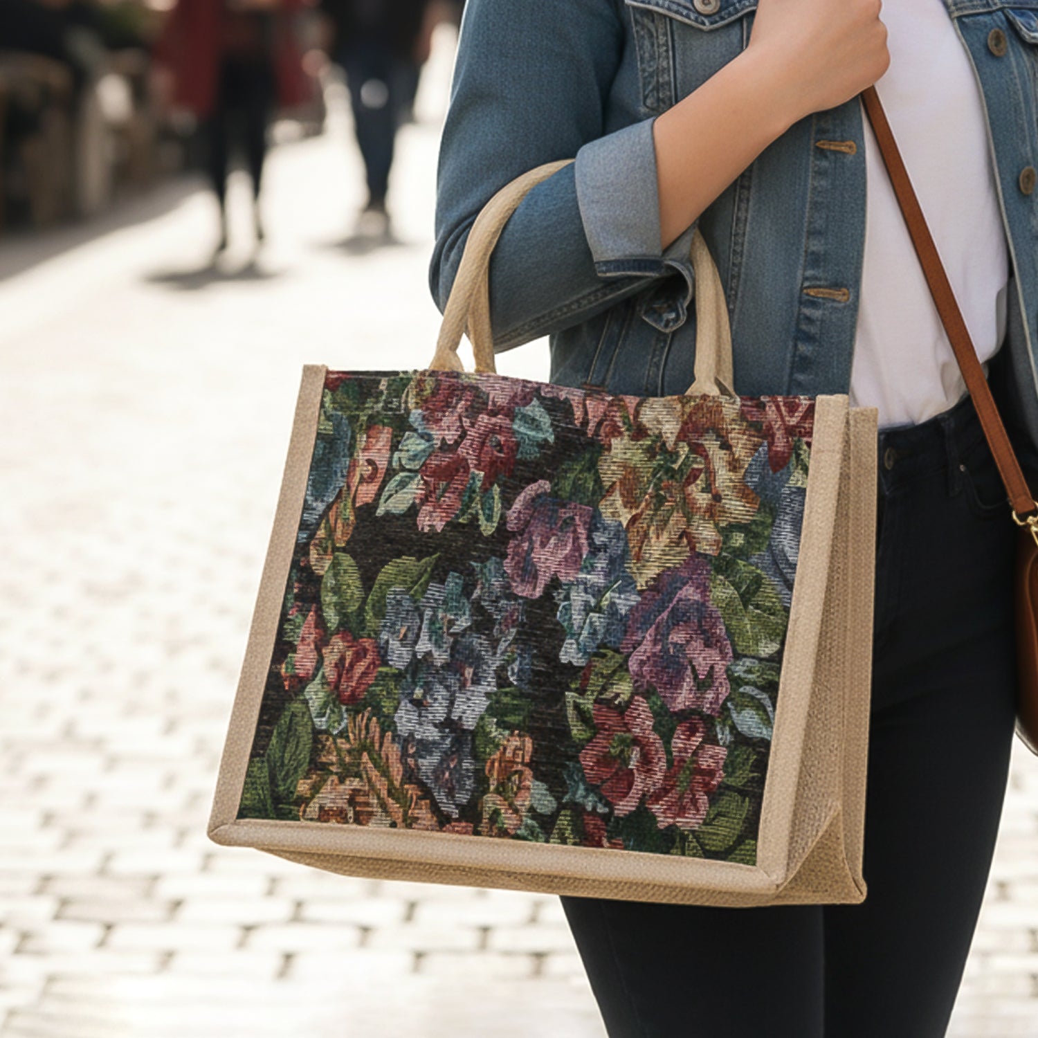 Wukusy floral print carry hand bag with handles, measuring 29x33 cm, suitable for multipurpose use, vibrant floral design.