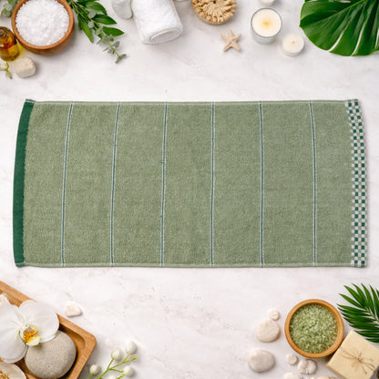 Wukusy soft cotton bath towel, 76x34 cm, lightweight and absorbent, ideal for bathroom use and quick drying.