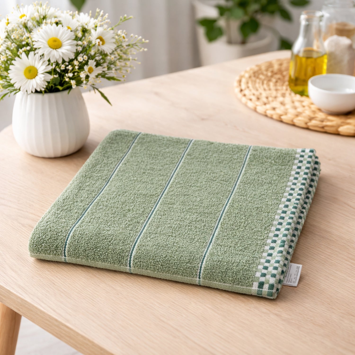 Soft cotton bath towel by Wukusy, 76x34 cm, versatile and absorbent for drying and everyday use.