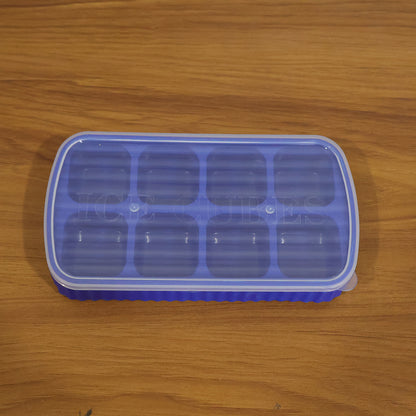 Wukusy multipurpose square ice cube tray with lid, 17x9 cm, 8-grid plastic tray for making ice cubes and frozen treats.