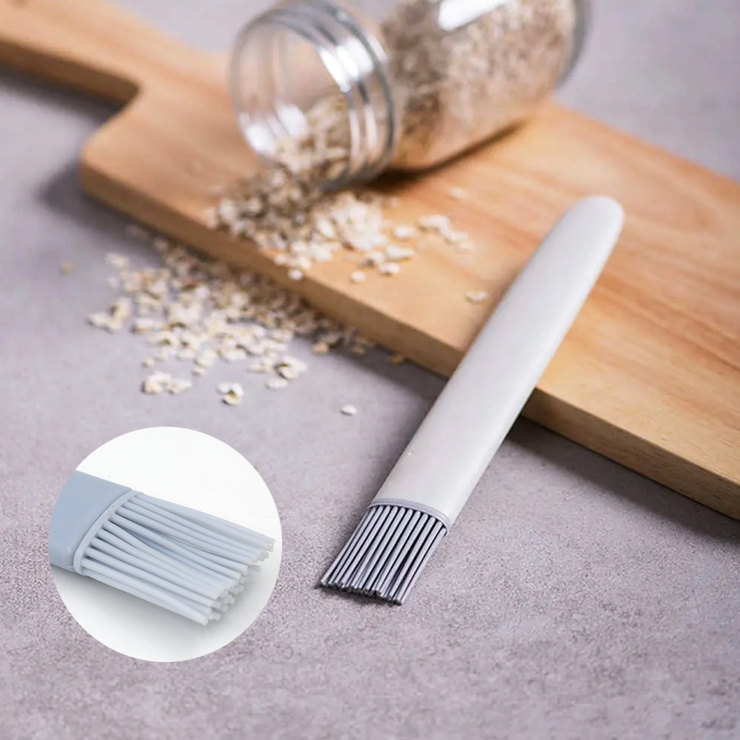 Wukusy silicone pastry and basting brush with handle for applying sauces, marinades, and oils to meat and baked goods.