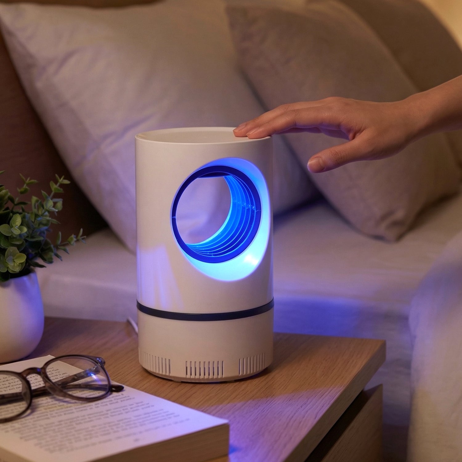Wukusy photocatalysis suction-type electric mosquito killer lamp with a sleek design for indoor insect control.
