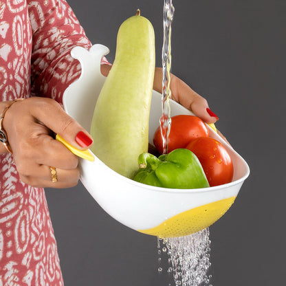 Wukusy plastic rice, pulses, fruits, vegetables, noodles, and pasta washing bowl with strainer, 2-piece set for kitchen use.