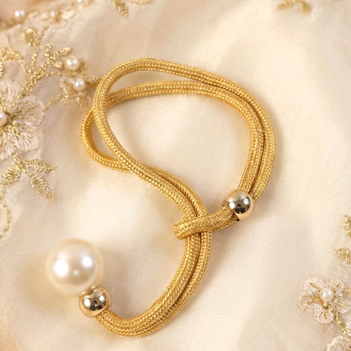 Elegant decorative curtain tieback by Wukusy, showcasing a stylish design to hold curtains neatly and add decorative flair.