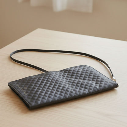 Wukusy premium foldable makeup brush organizer bag with multiple compartments for storing brushes neatly and securely.