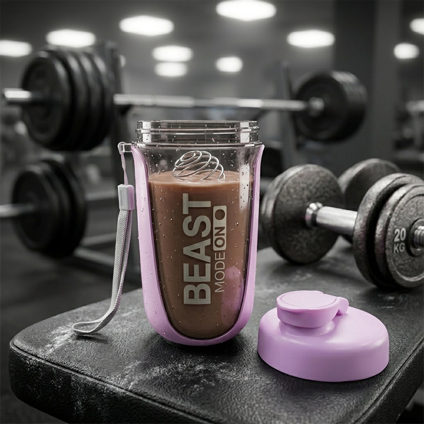 Wukusy premium leak-proof gym shaker bottle, 500 ml capacity, with a secure lid and mixing ball for protein shakes.
