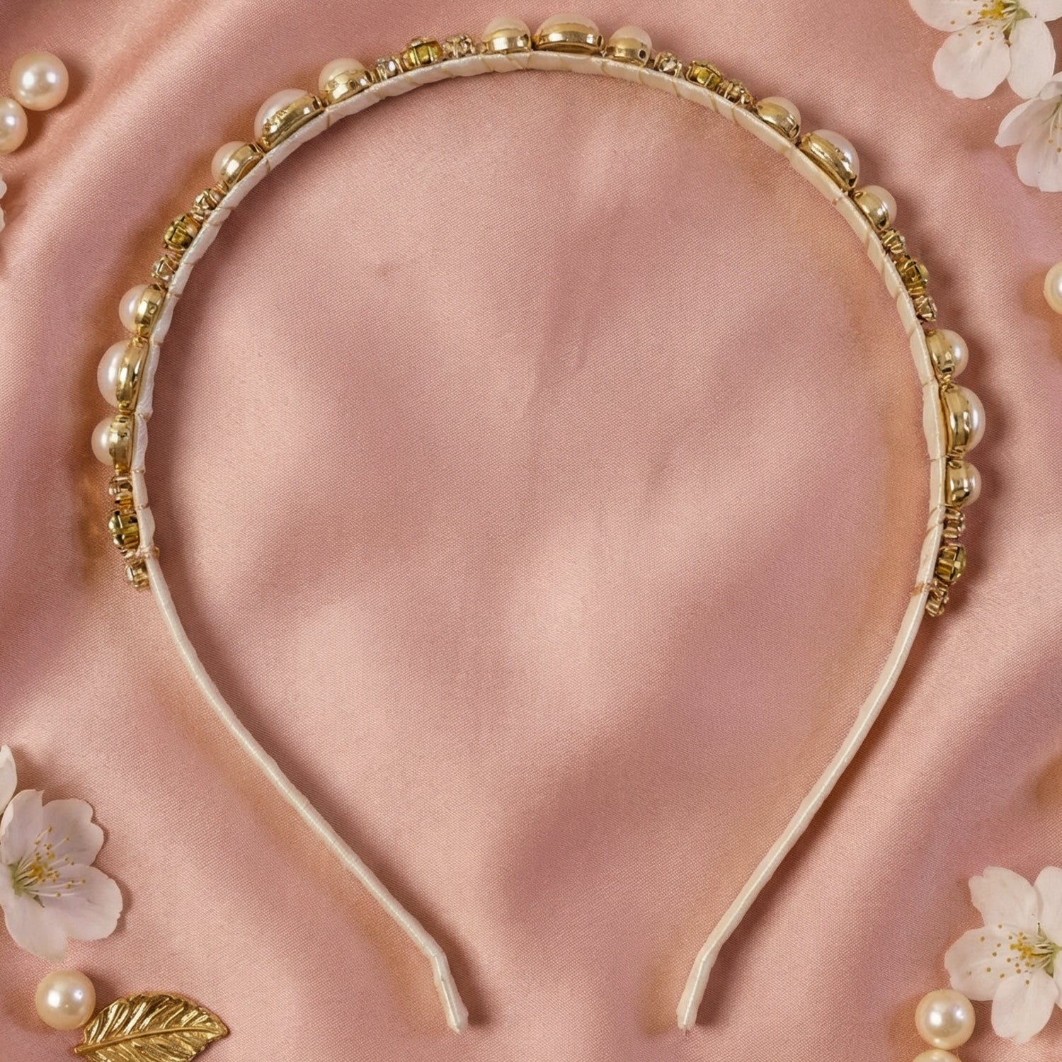 Wukusy premium pearl and crystal embellished hair band, stylish accessory with pearls and crystals, one-piece.