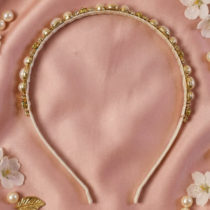Wukusy premium pearl and crystal embellished hair band, stylish accessory with pearls and crystals, one-piece.