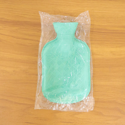 Wukusy premium reusable hot water heating bag, 18x11 cm, soft fabric cover and secure closure for soothing warmth.