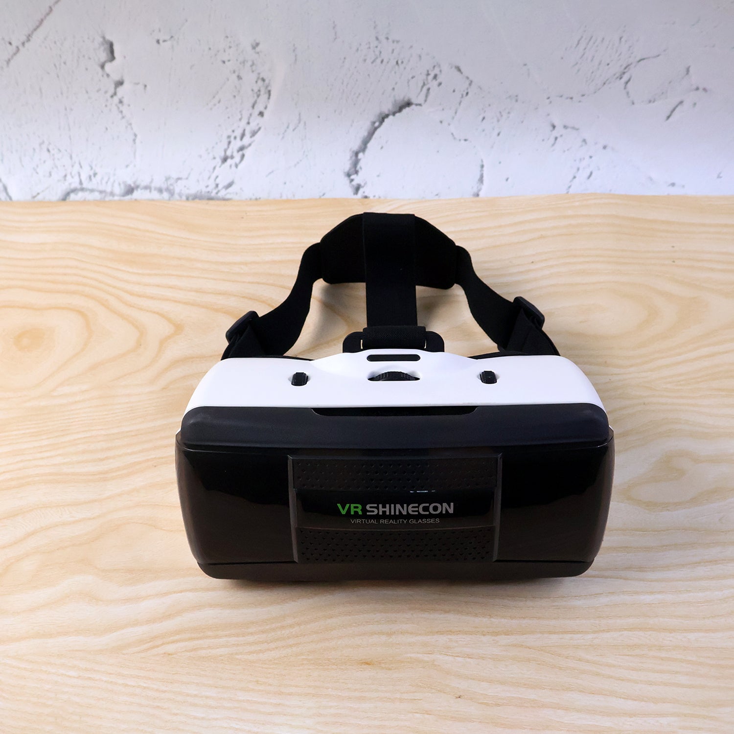 Wukusy Premium VR 3D Virtual Reality Headset front view showing adjustable head strap and lenses for immersive experience.