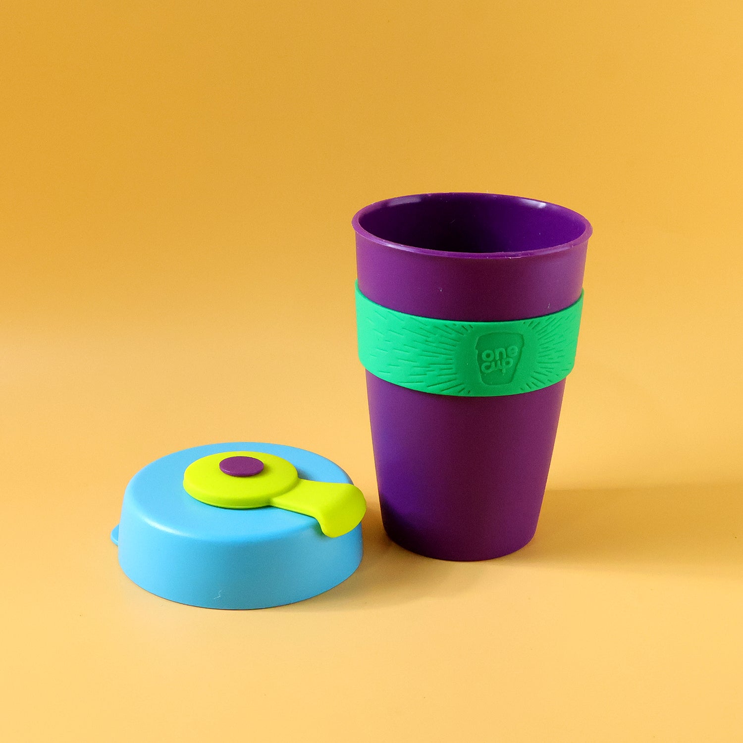 Wukusy reusable colorful travel mug with secure silicone lid, 400 ml capacity, vibrant design and leak-proof lid for on-the-go use