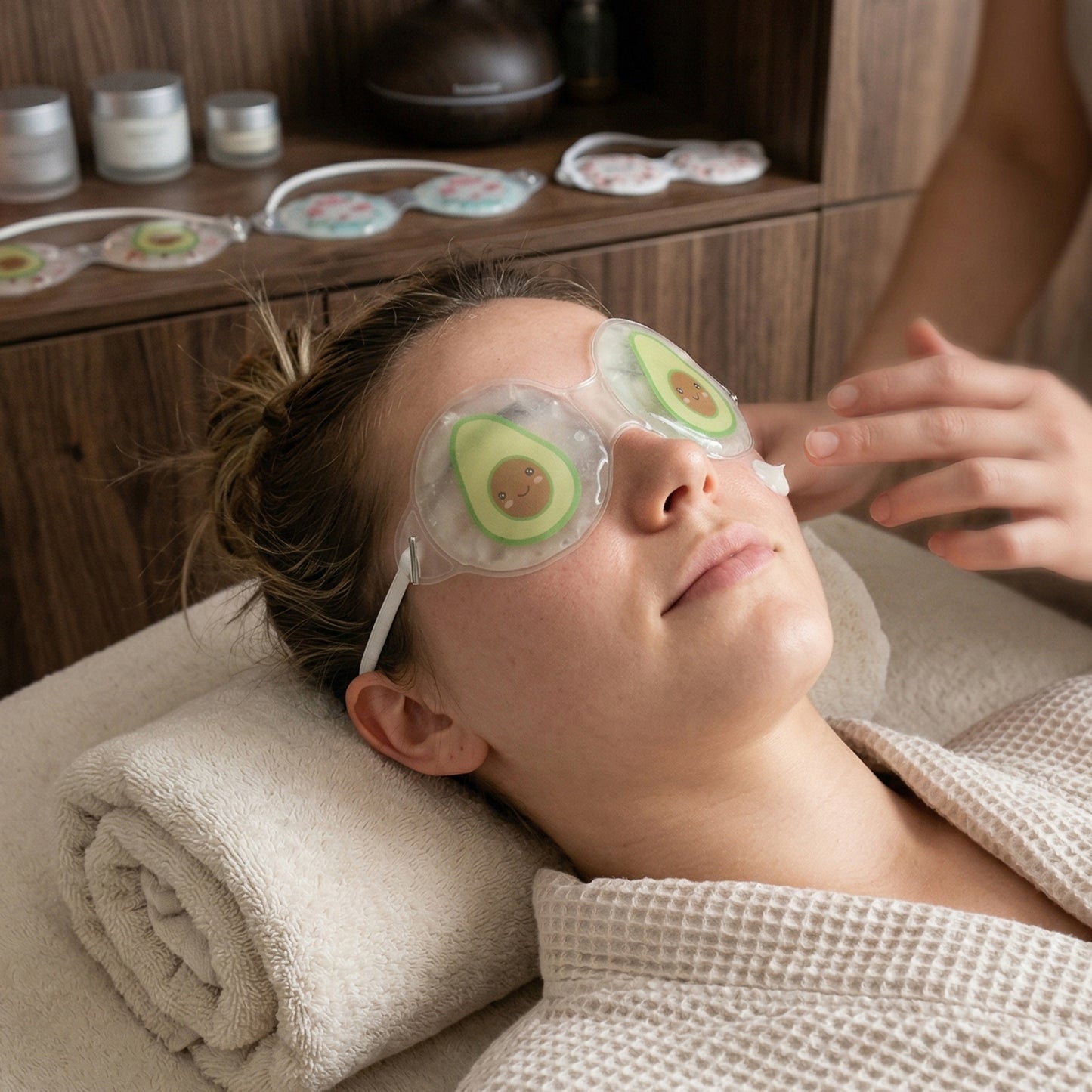 Wukusy reusable gel eye mask set with two cooling eye masks for soothing and relaxing eye care.
