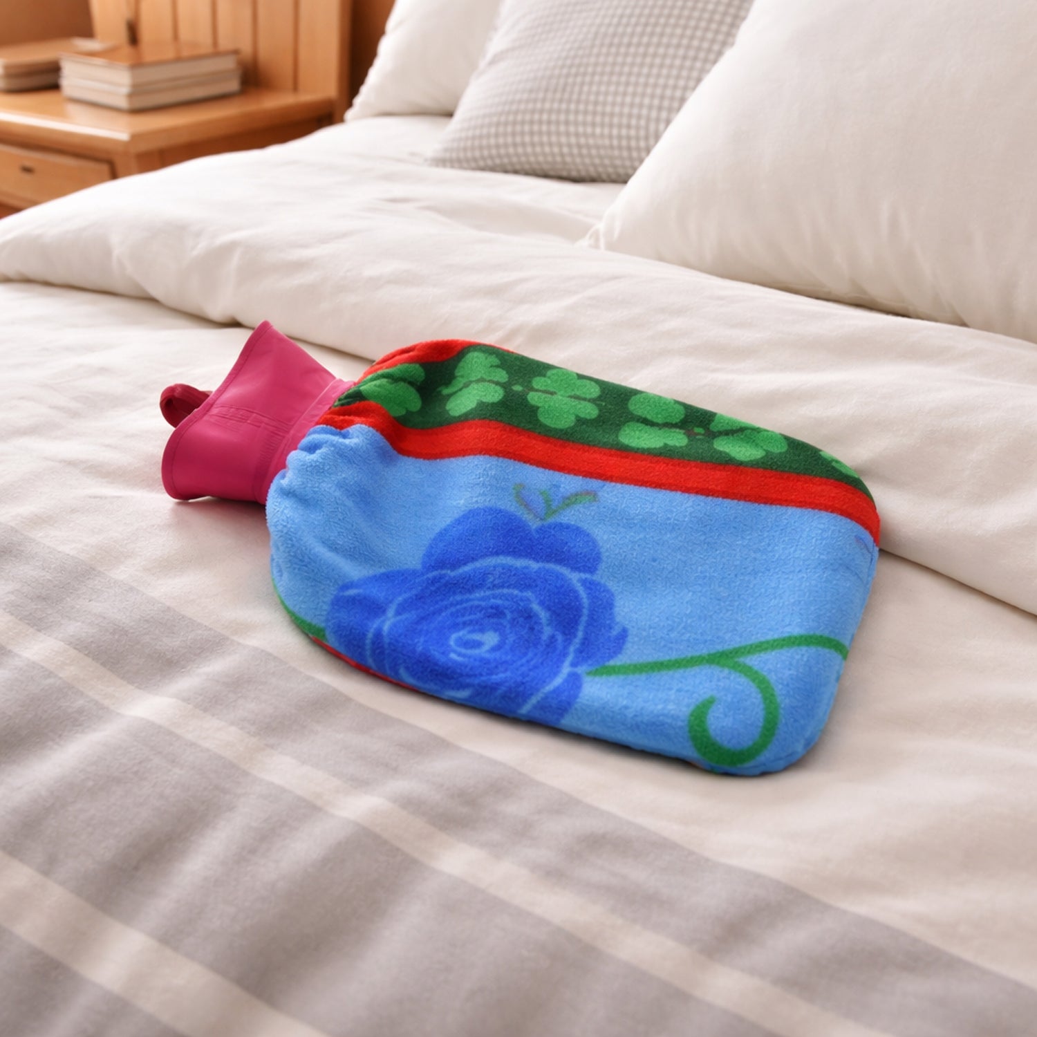 Wukusy soft cover hot water bottle in a cozy design, perfect for warmth and comfort during cold weather.