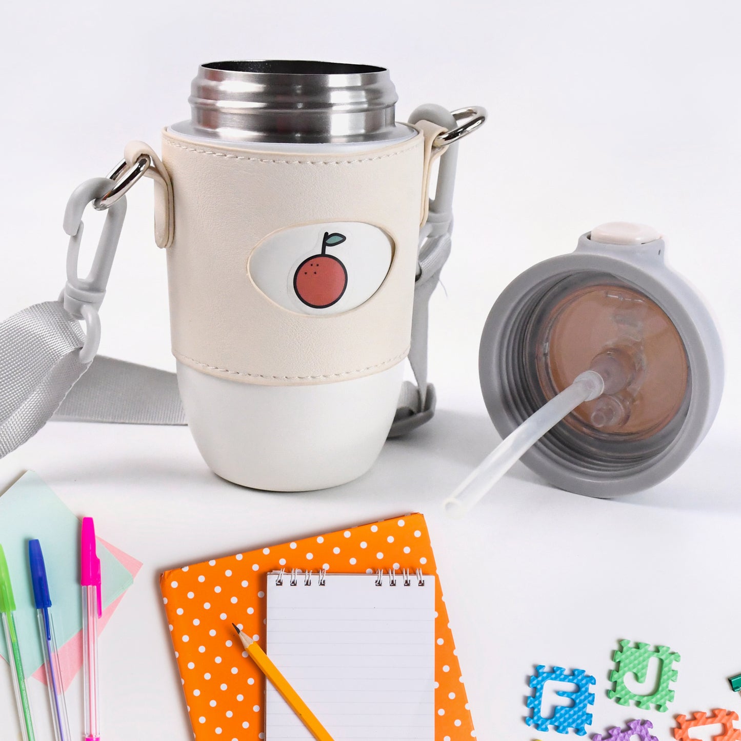 Stainless steel Wukusy 350ml insulated coffee and tea bottle with a sleek design and secure lid, ideal for hot and cold beverages.
