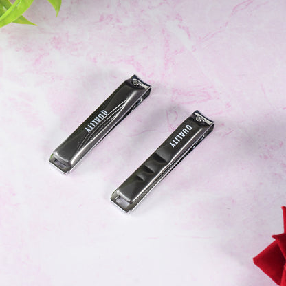 Wukusy stainless steel folding large nail clippers with built-in nail file, portable and ideal for precise nail grooming.