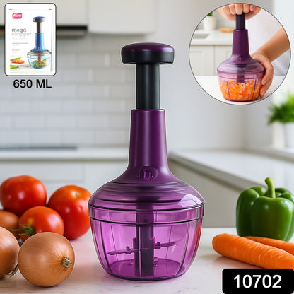 Wukusy Supermom manual push vegetable chopper with 650 ml capacity, featuring a compact design for easy chopping of vegetables.