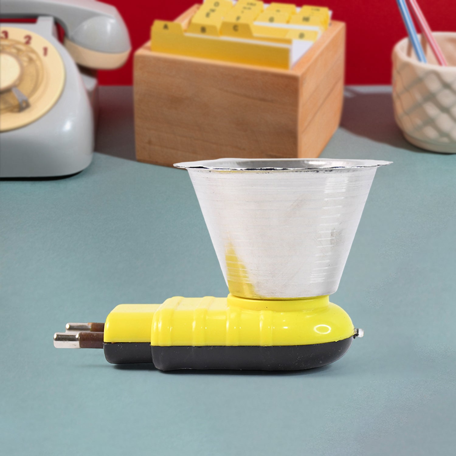 Wukusy 193 Quickburn Steel Kapoor Dani Stand, durable metal stand for electronic appliances, with a sleek steel finish.