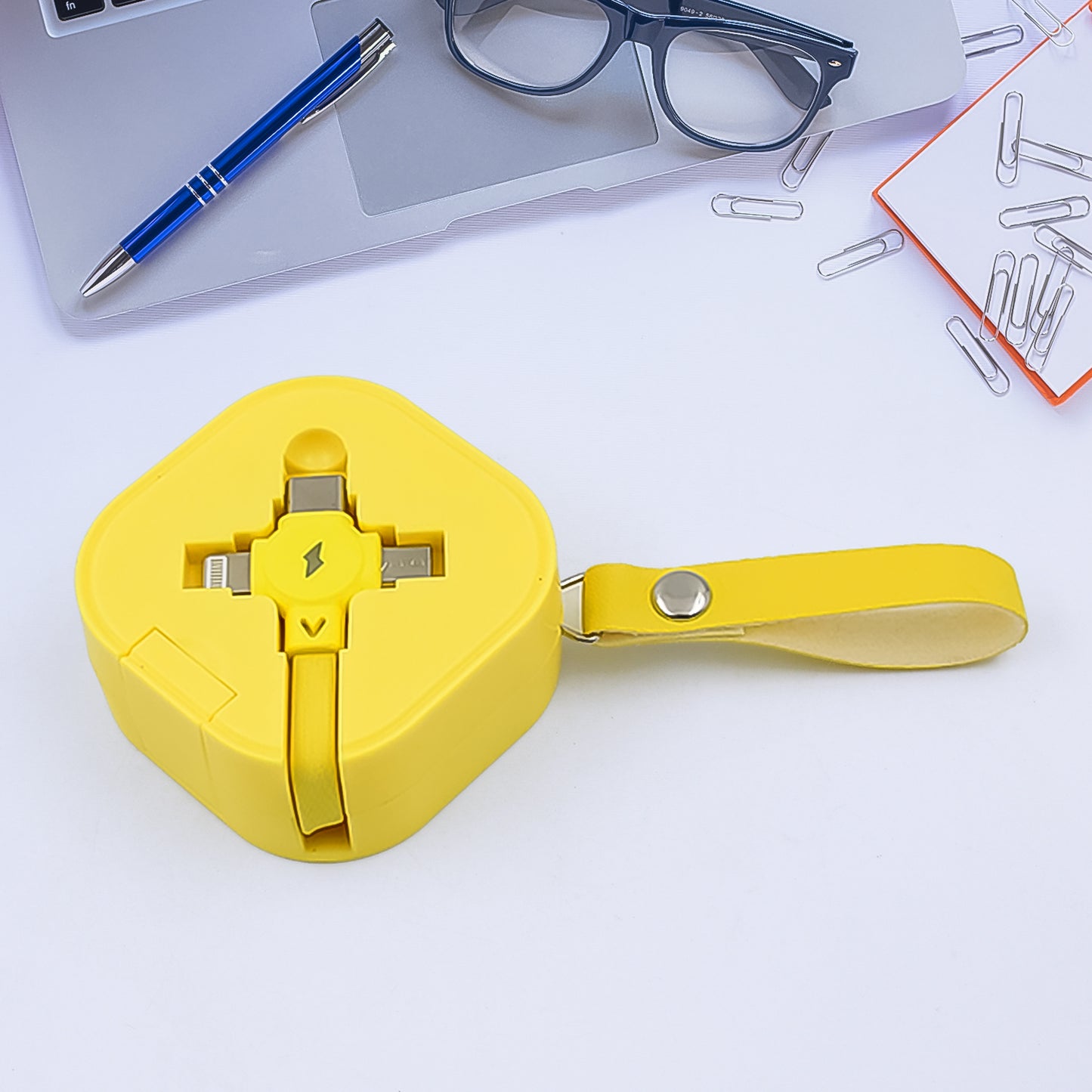 Wukusy 3-in-1 retractable charger cable compatible with smartphones, showing the versatile multi-connector design in a compact form.