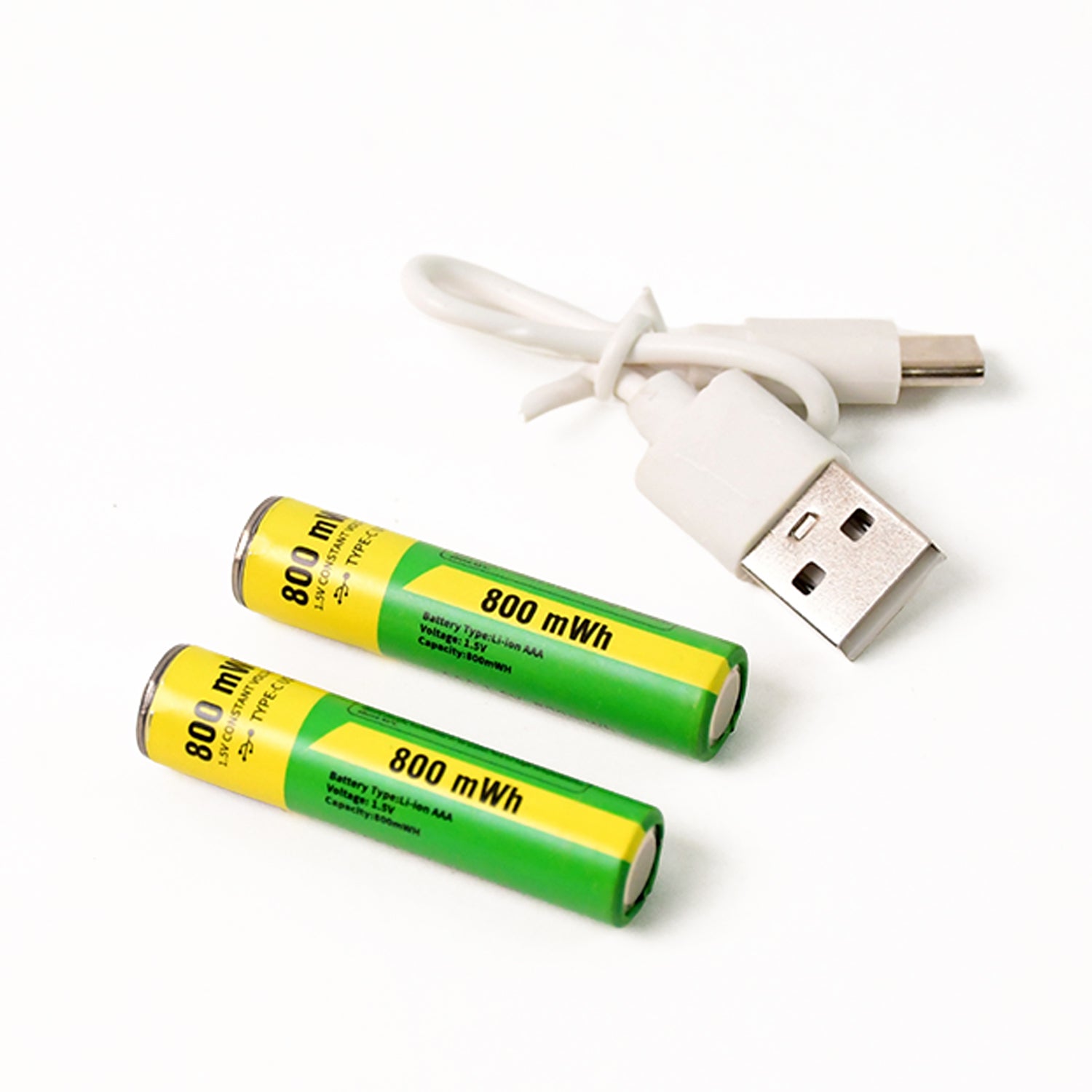 Wukusy AAA rechargeable batteries with 800 mWh capacity and recharging cable, set of 2, suitable for electronic devices.