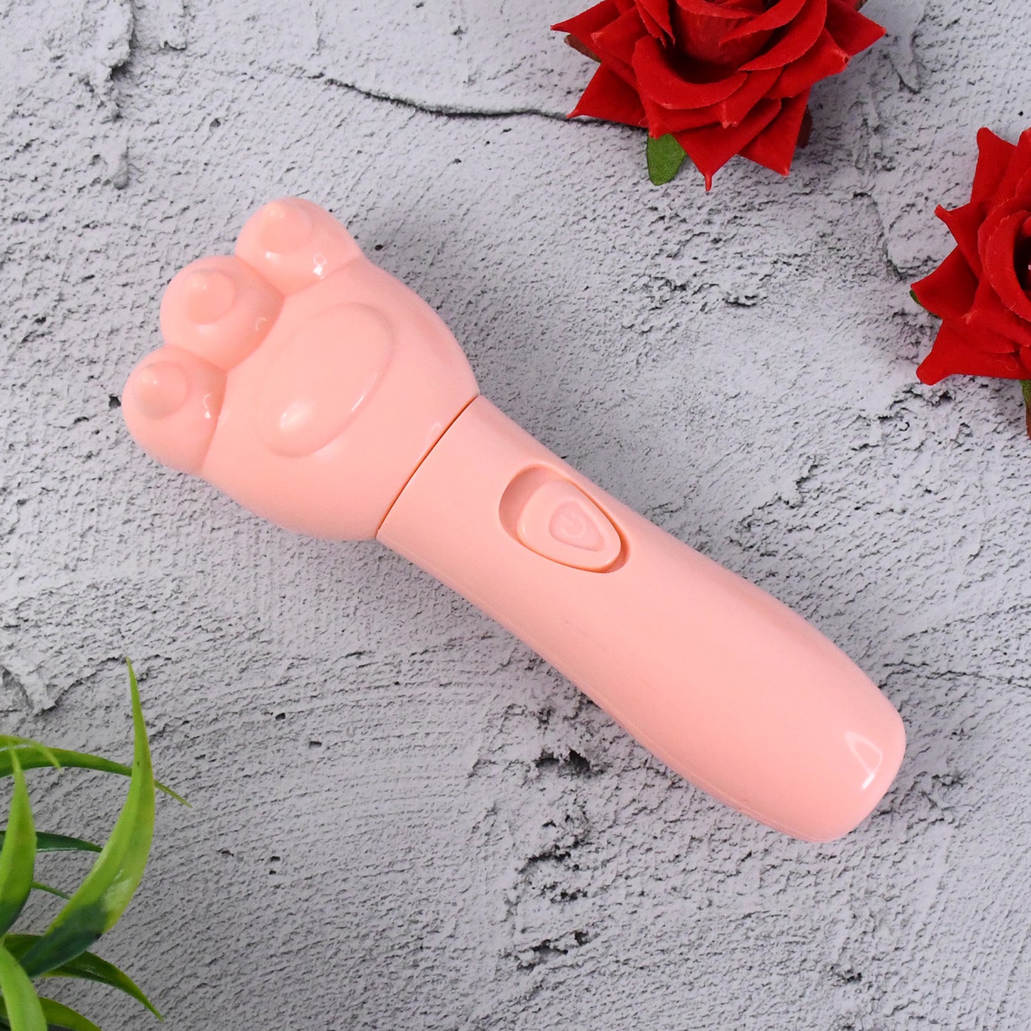 Wukusy bear-shaped hand massager for khujli relief, soothing comfort for itchy skin, electronic device with soft design.