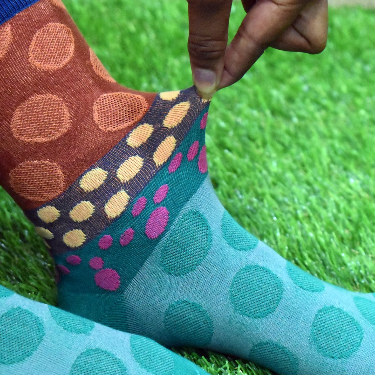 Wukusy fashion 7302 breathable thickened socks, simple soft skin-friendly design, ideal for comfortable everyday wear