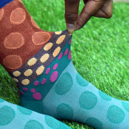 Wukusy fashion 7302 breathable thickened socks, simple soft skin-friendly design, ideal for comfortable everyday wear