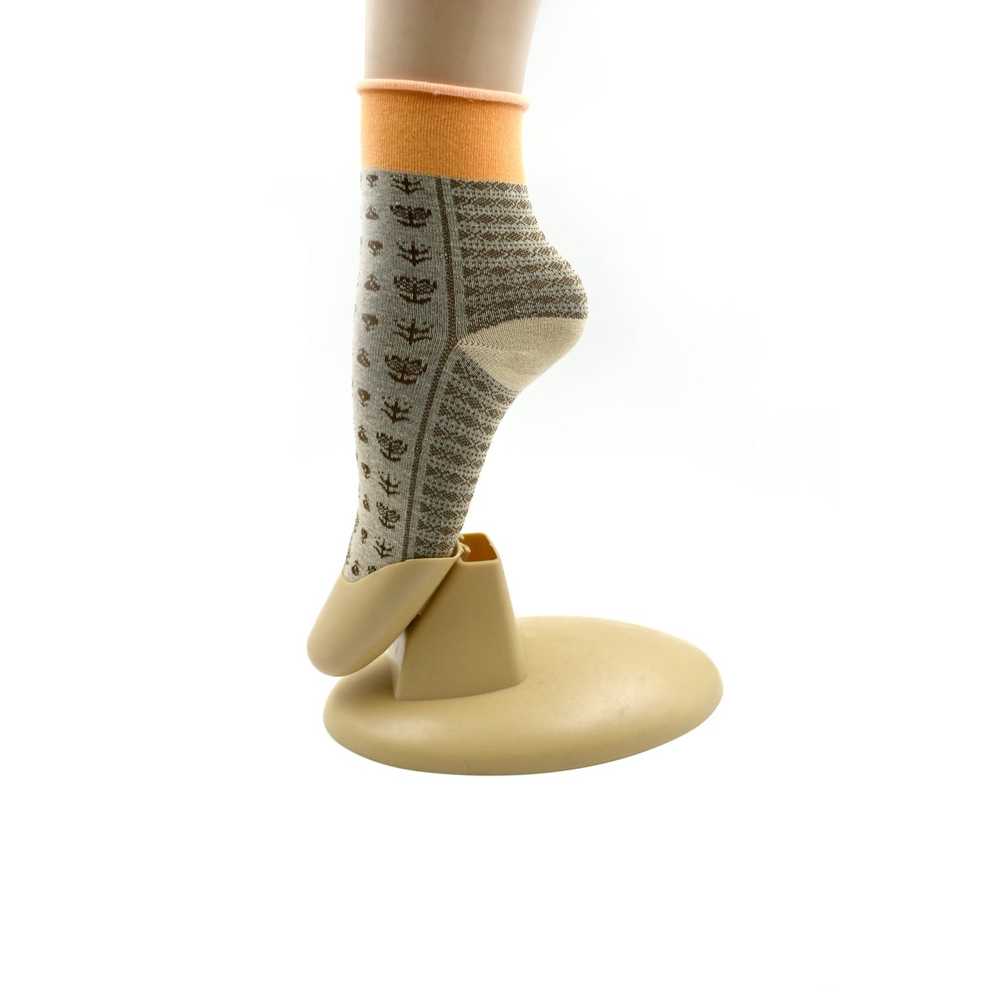 Wukusy 7356 fashion socks, breathable, thickened, classic simple design, soft and skin-friendly for comfortable wear.