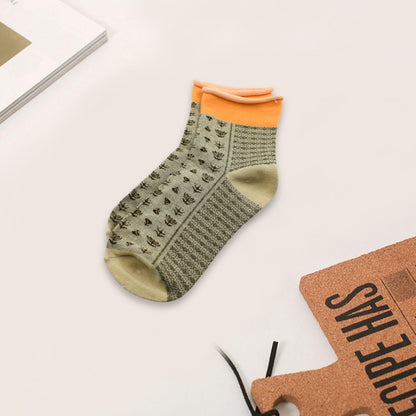 Wukusy fashion socks, breathable and thickened, with a simple, soft, skin-friendly design for comfortable everyday wear.