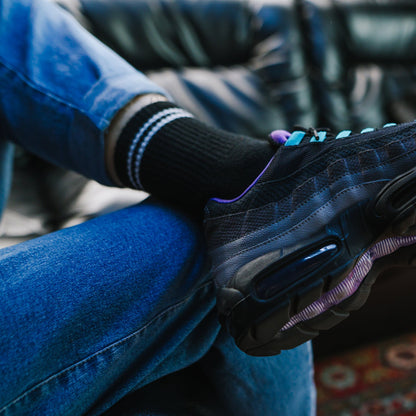 Wukusy men's mix design ankle-length sports socks with thick cotton cushion for comfort and style.