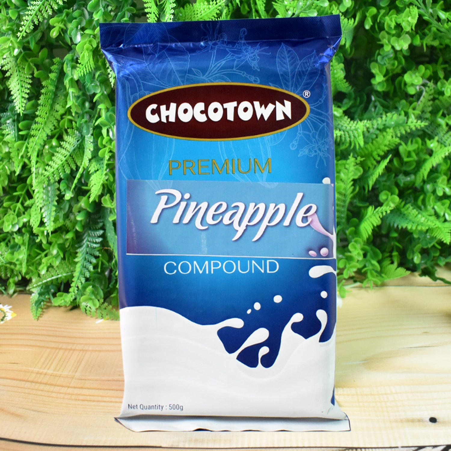 Wukusy Chocotown Premium Pineapple Compound in 500g jar, creamy pineapple-flavored food product for baking and desserts.
