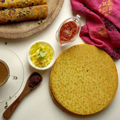 Wukusy food combo with 3 large and 3 small assorted food items in a colorful display.