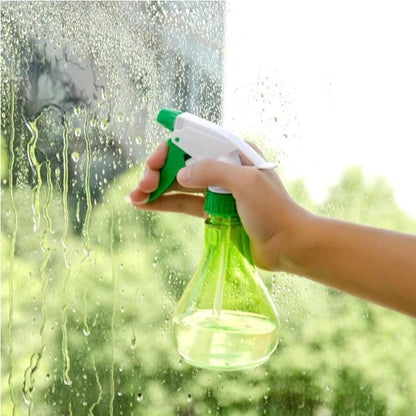 Wukusy garden trigger sprayer bottle replacement nozzle with plastic spray head and pipe, suitable for garden spray bottles.