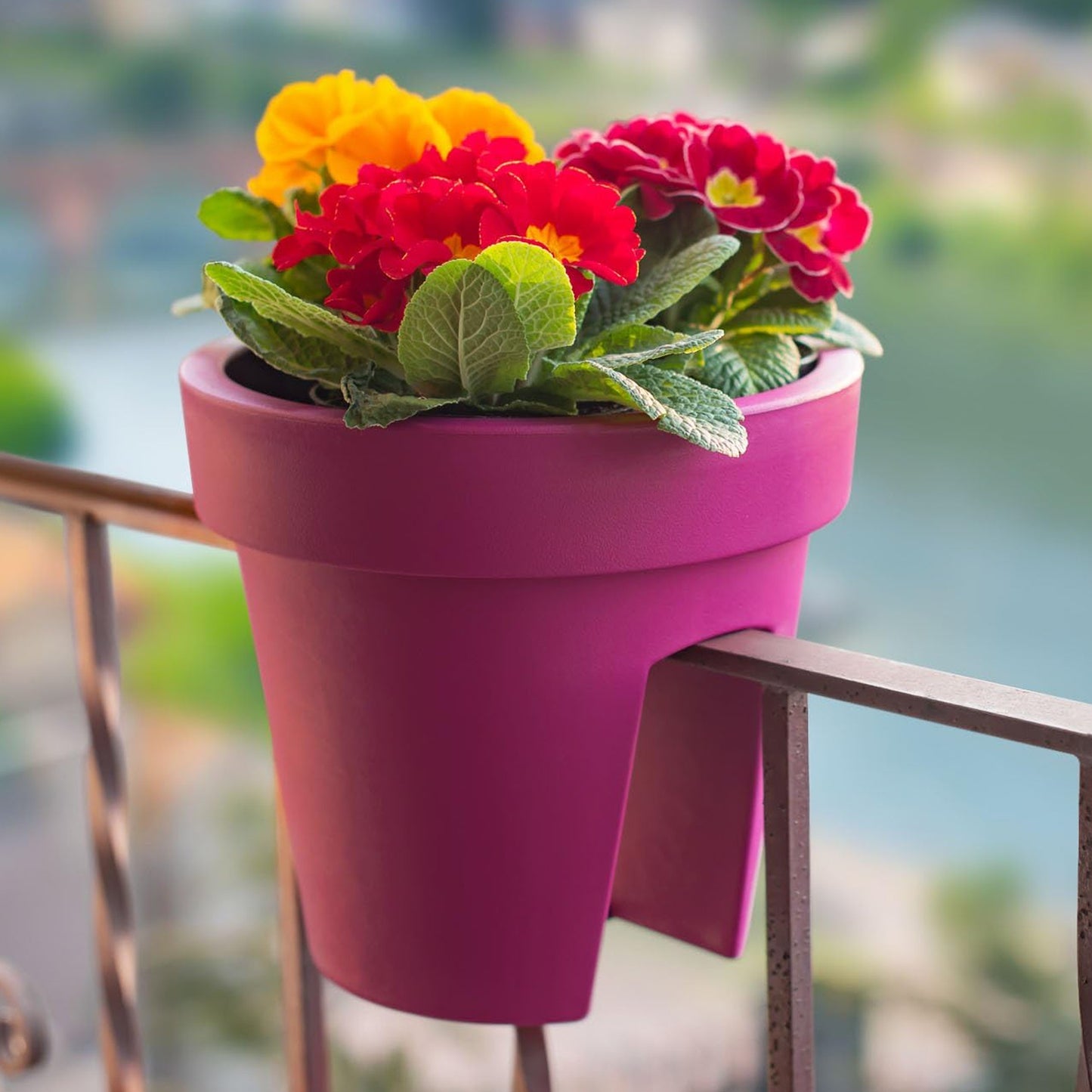 Pair of Wukusy garden balcony flower pot holders, creative flower pot holders designed for outdoor balcony gardening.
