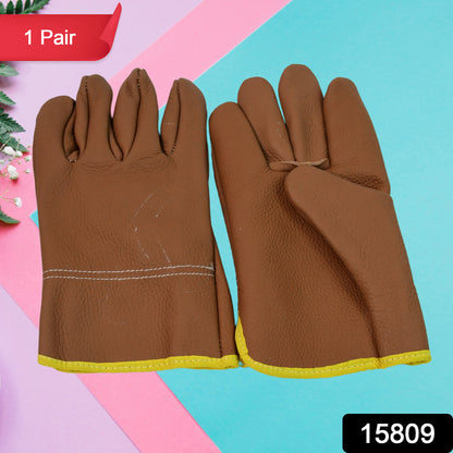 Wukusy gardening gloves for men and women, heavy-duty leather gloves, pair suitable for gardening tasks and outdoor work.