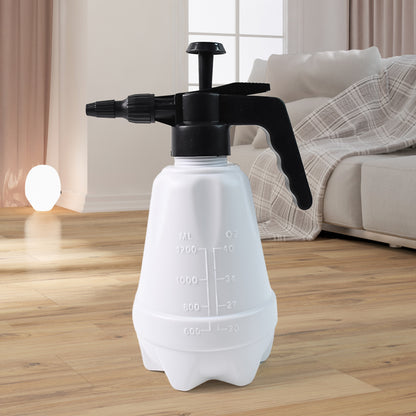 Wukusy 1.5L heavy-duty plastic garden pressure spray bottle with adjustable nozzle and ergonomic handle.