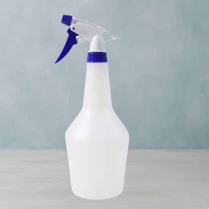 Wukusy 1L garden plastic trigger spray bottle for watering, cleaning, and plant care with adjustable nozzle and ergonomic handle.