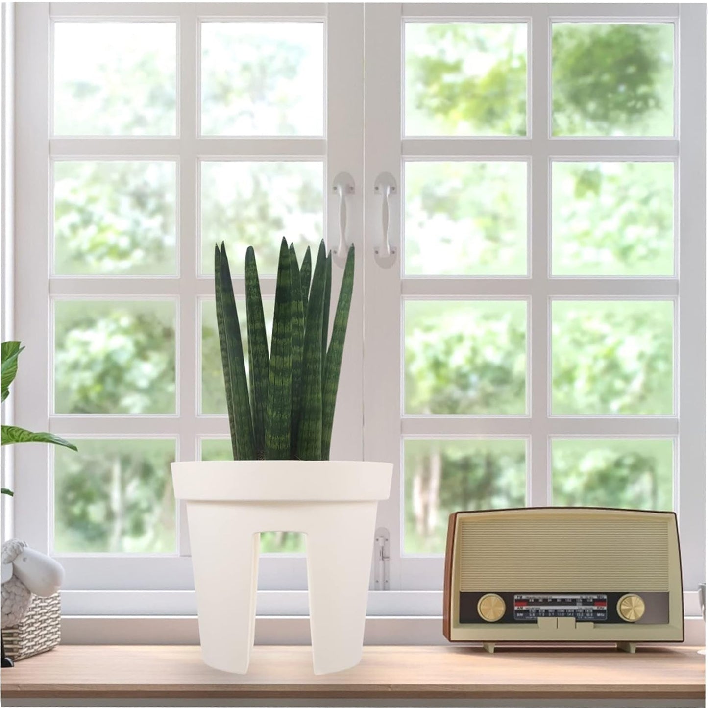Wukusy garden riding pot bling decor creative flowerpot for balcony, decorative flower holder, image showing a stylish garden planter.